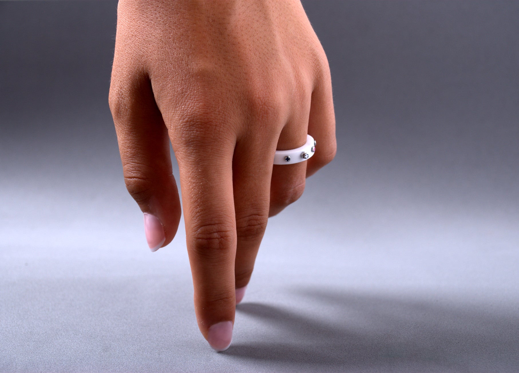 White Rosary Ring by Papaiona