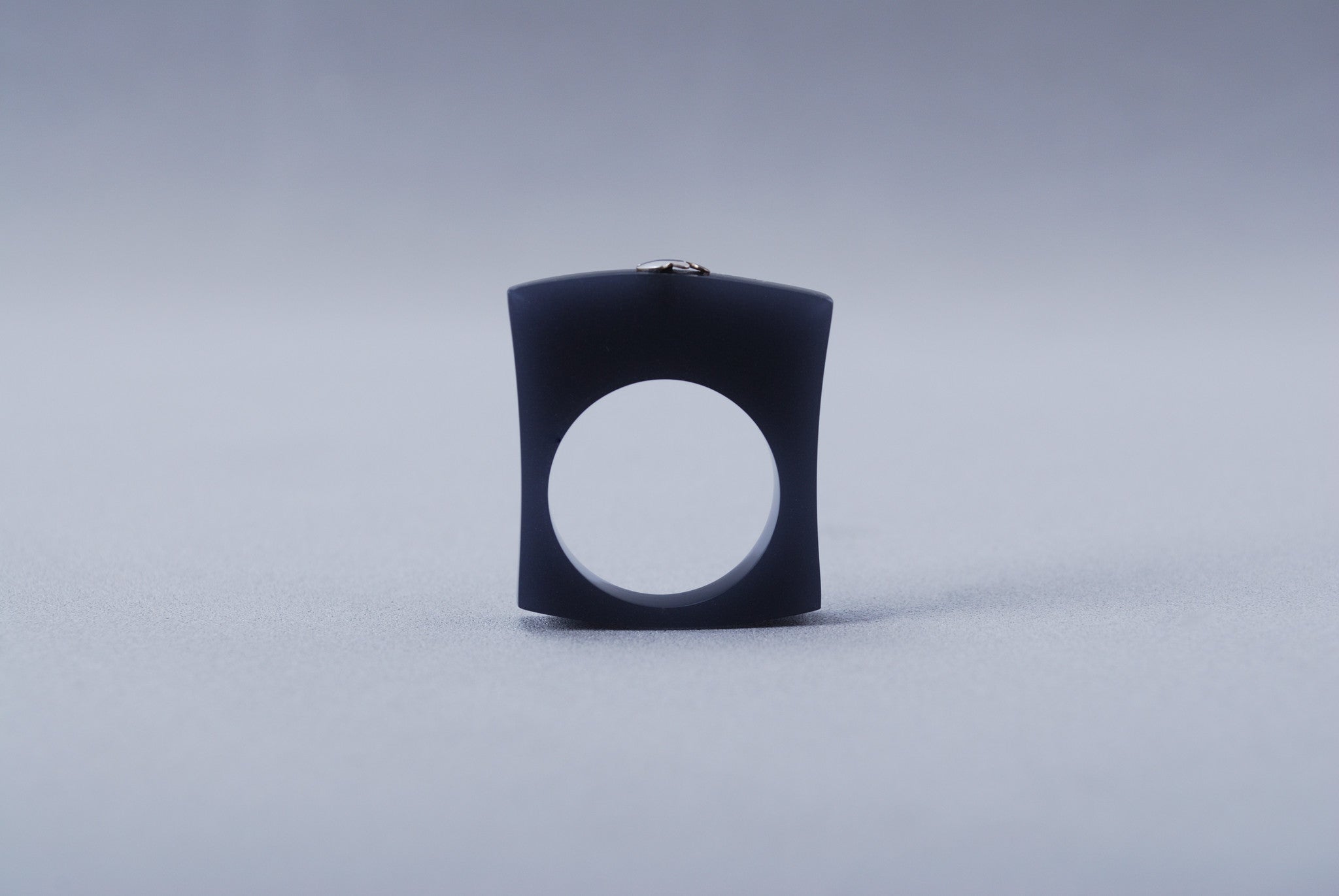 Anillo Papaiona T6Onto - Iced Graphito
