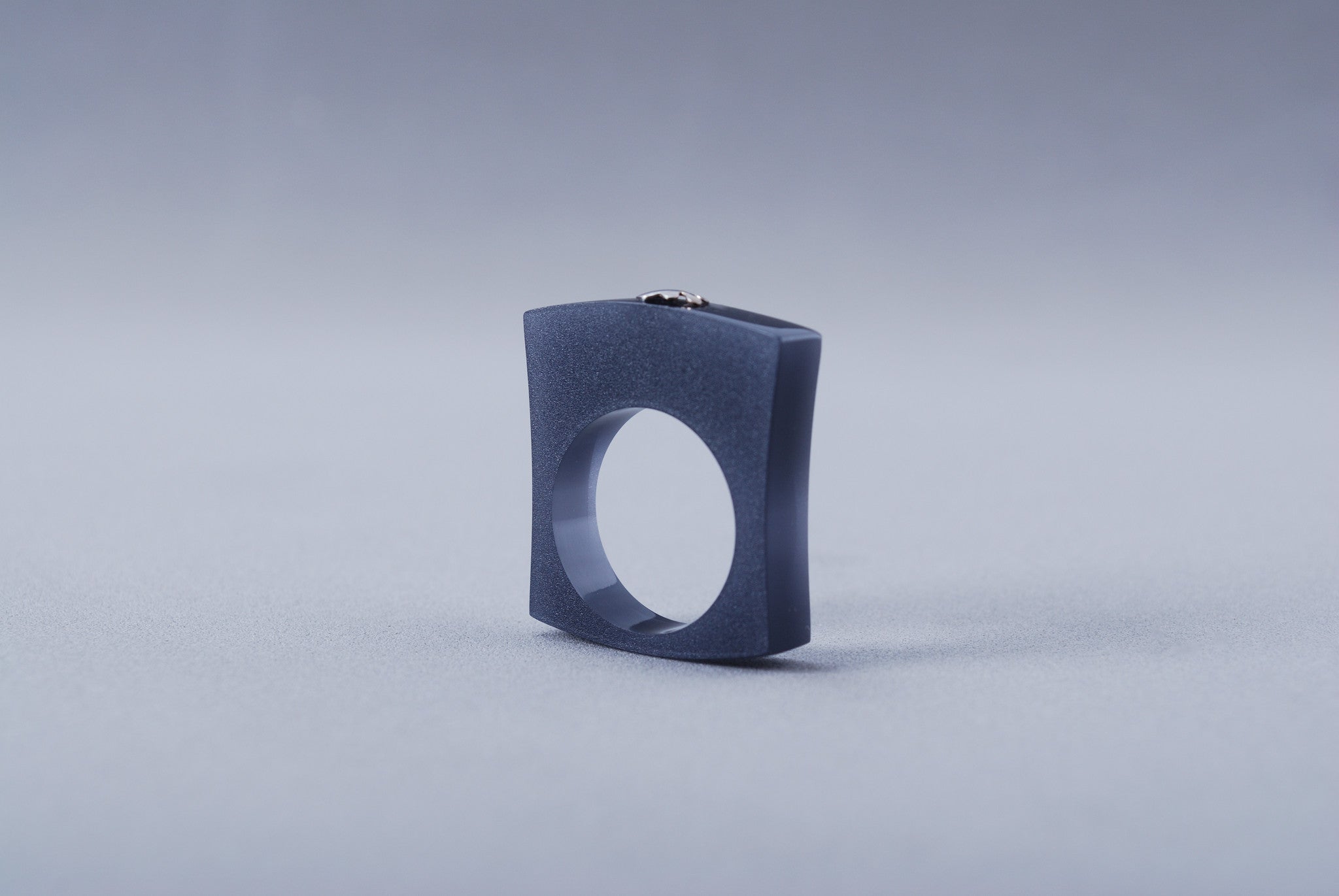Anillo Papaiona T6Onto - Iced Graphito